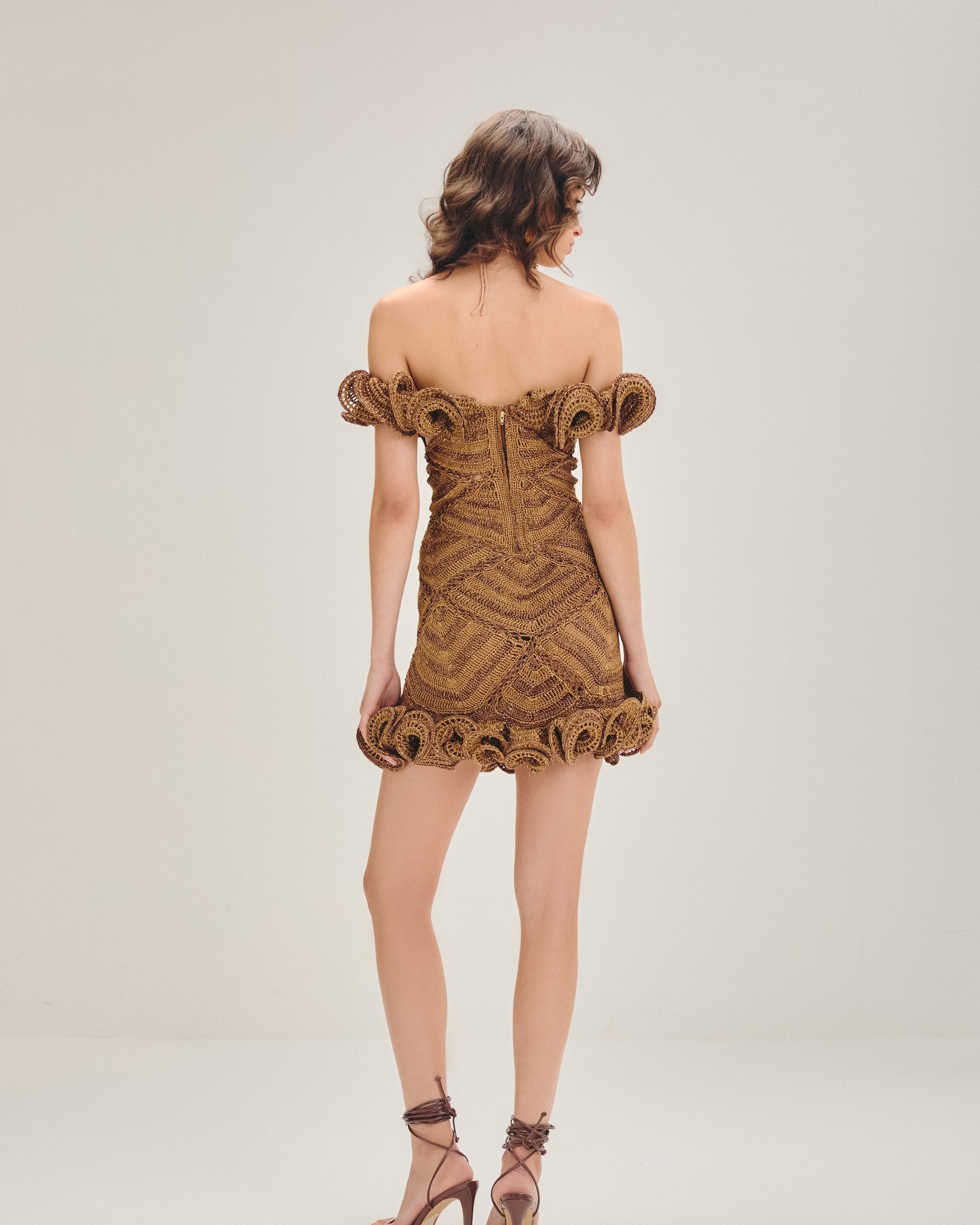 Vestido curto Coral Marrom gold e bronze - Ammi