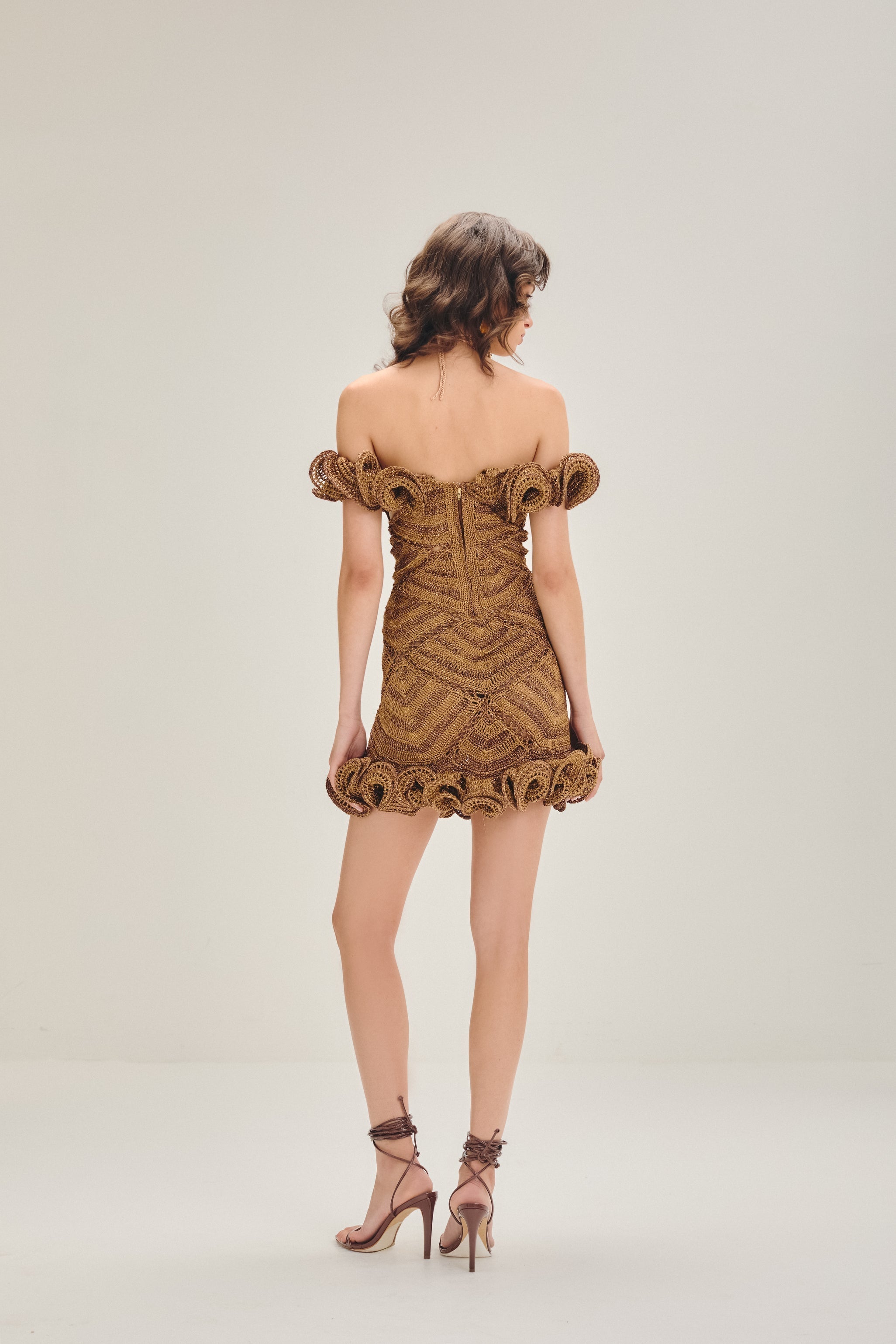 Vestido curto Coral Marrom gold e bronze - Ammi